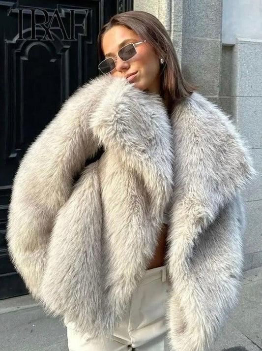 Christie™｜Onweerstaanbare glamour met deze Faux Fur!