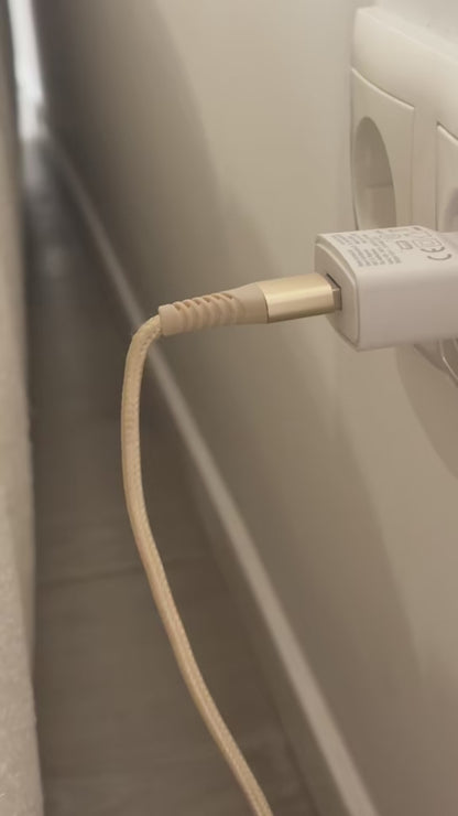 Flexicharge™  | In hoogte verstelbare stopcontact